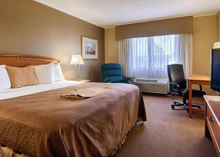 Norwood Inn & Suites Mankato