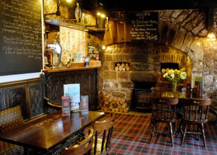 Old Court Hotel & Apartments