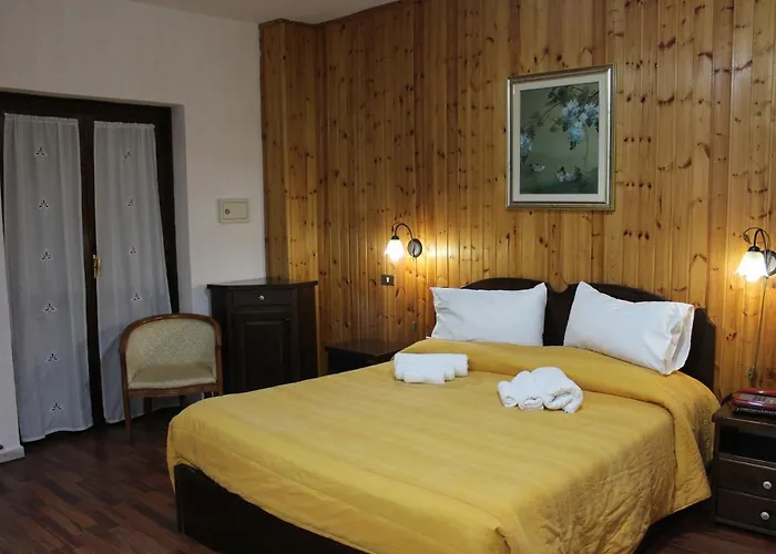 Hotel Lo Scoiattolo Cotronei