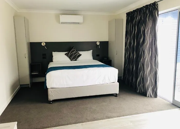 Thornton Lodge Motel