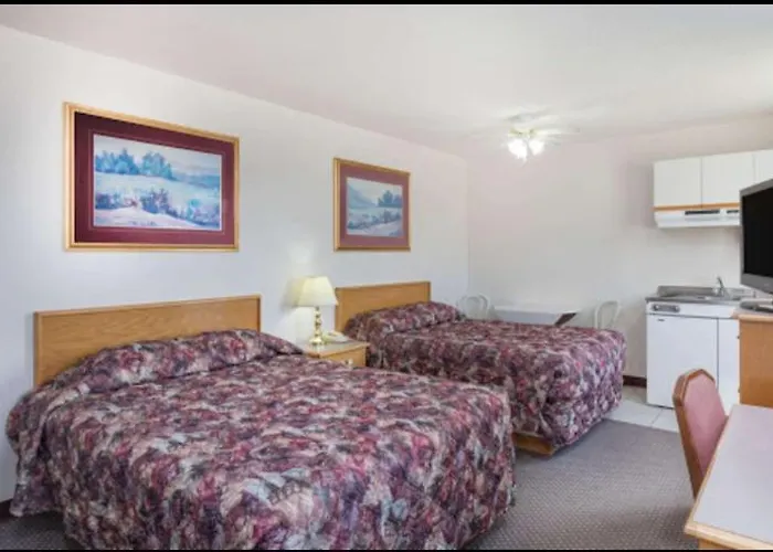 Almada Inn