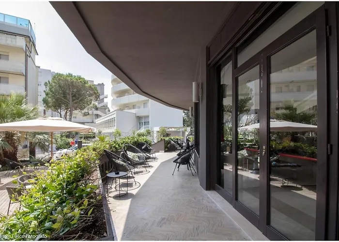 Hotel Caraibi - Breakfast Until 11-00&Dinner-Mirabilandia Partner Milano Marittima