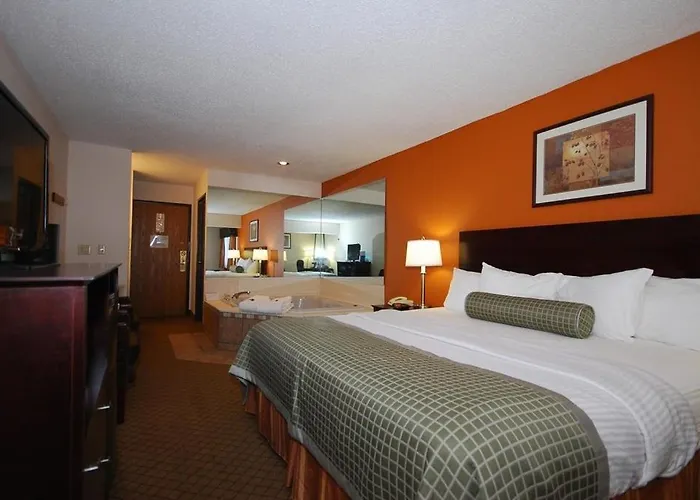 Baymont By Wyndham Delaware Hotel